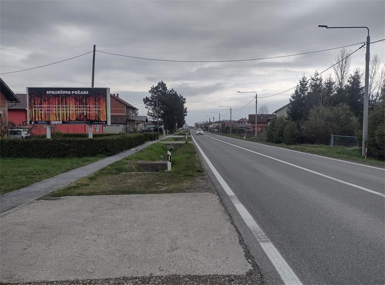 12 LEKENIK Zagrebačka cesta u pravcu Siska